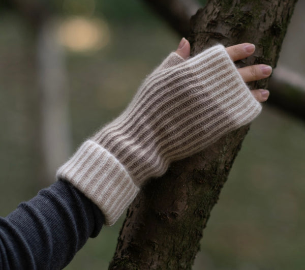 Fingerless cashmere gloves-Oat