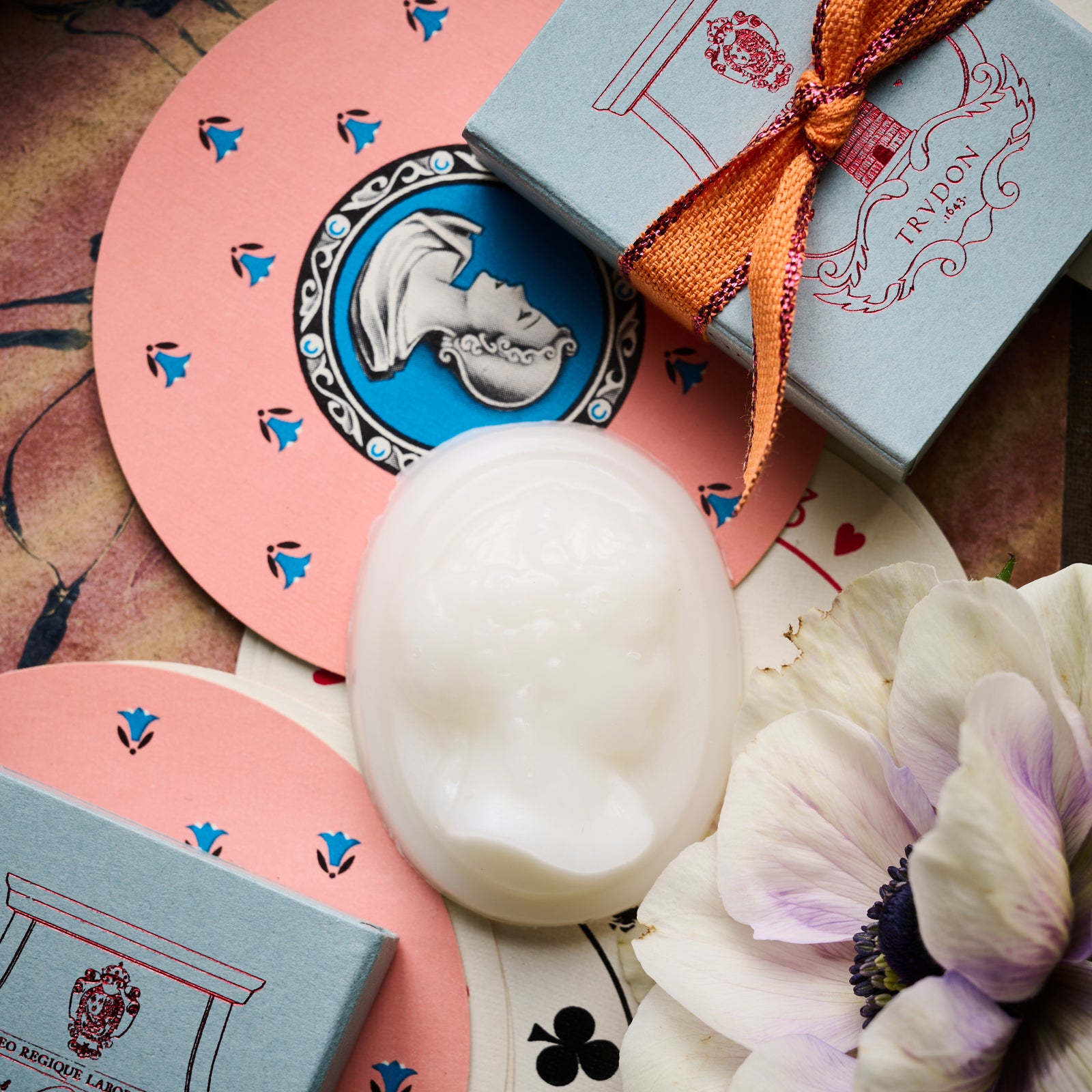 TRUDON SCENTED WAX CAMEO 6個セット Cire Trudon Scented Wax Cameo, France – Blanche + Mimi