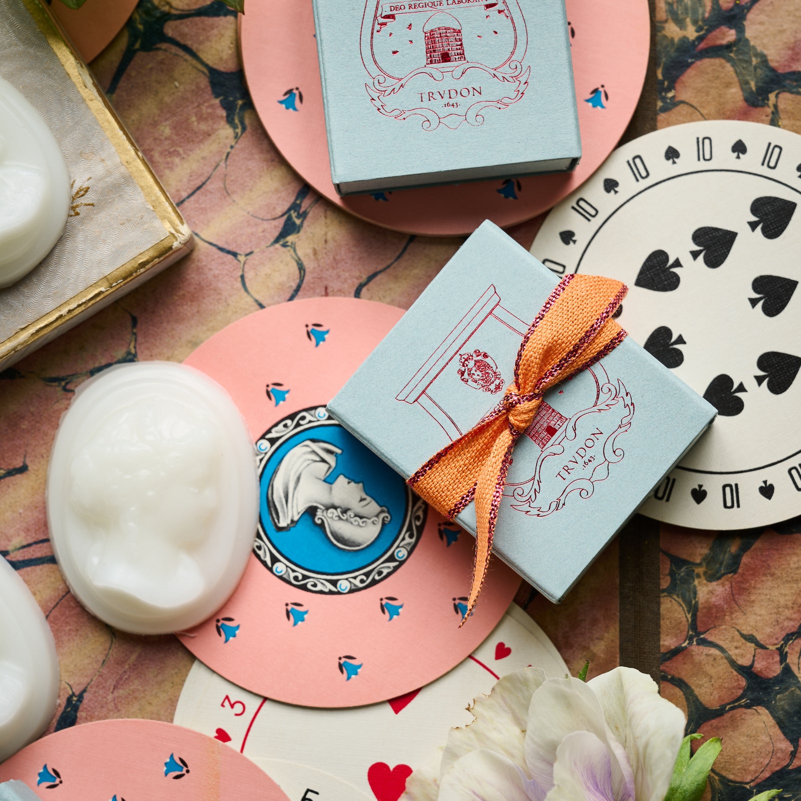 TRUDON SCENTED WAX CAMEO 6個セット Cire Trudon Scented Wax Cameo, France – Blanche + Mimi