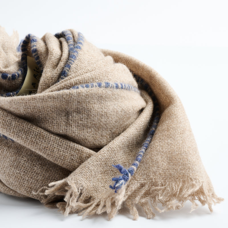 LIGHTWEIGHT CASHMERE WRAP/SCARF