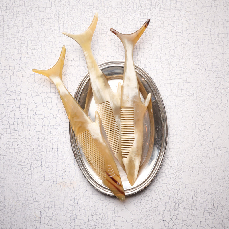 Shark Horn Comb
